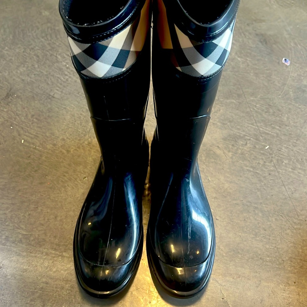 Authentic Burberry Rain Boots 🤍